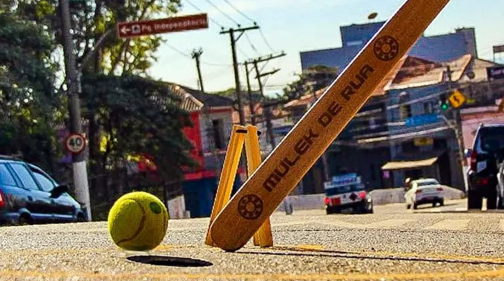 Brincadeiras que definiram a infância dos anos 90 e marcaram para sempre a geração