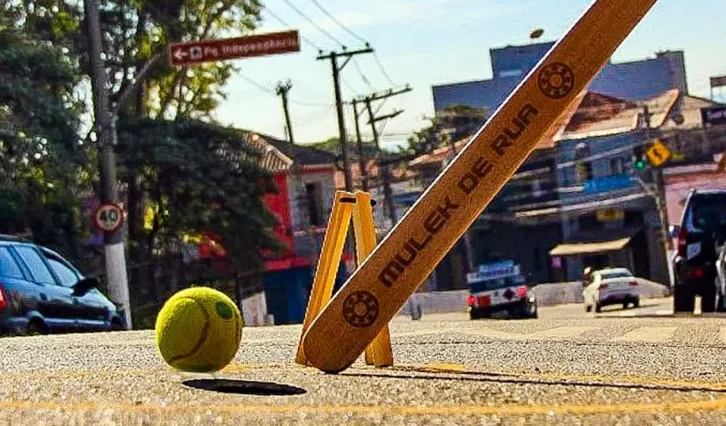 Brincadeiras que definiram a infância dos anos 90 e marcaram para sempre a geração