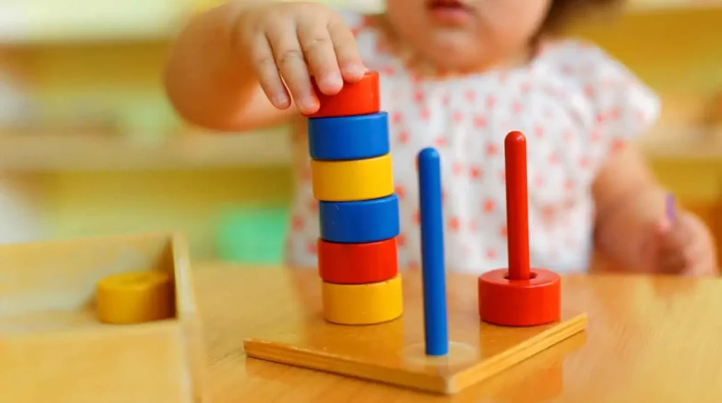 Brinquedos Montessori: O que são e como ajudam no desenvolvimento infantil