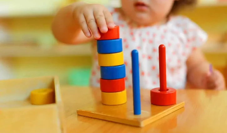 Brinquedos Montessori: O que são e como ajudam no desenvolvimento infantil
