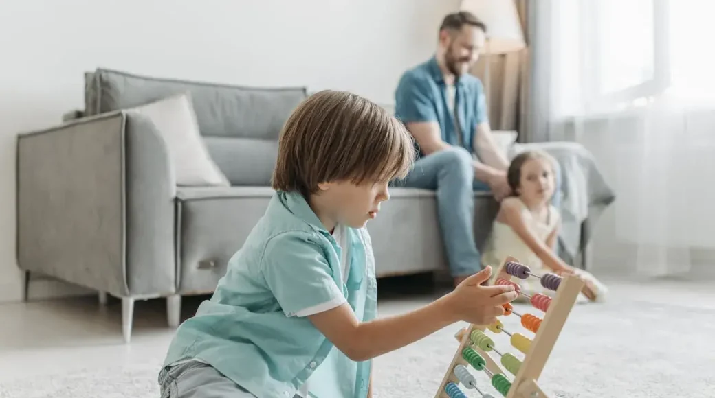 7 brinquedos clássicos e criativos para aprender matemática brincando