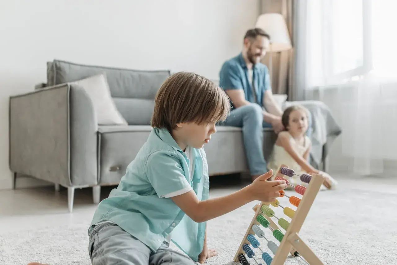 7 brinquedos clássicos e criativos para aprender matemática brincando